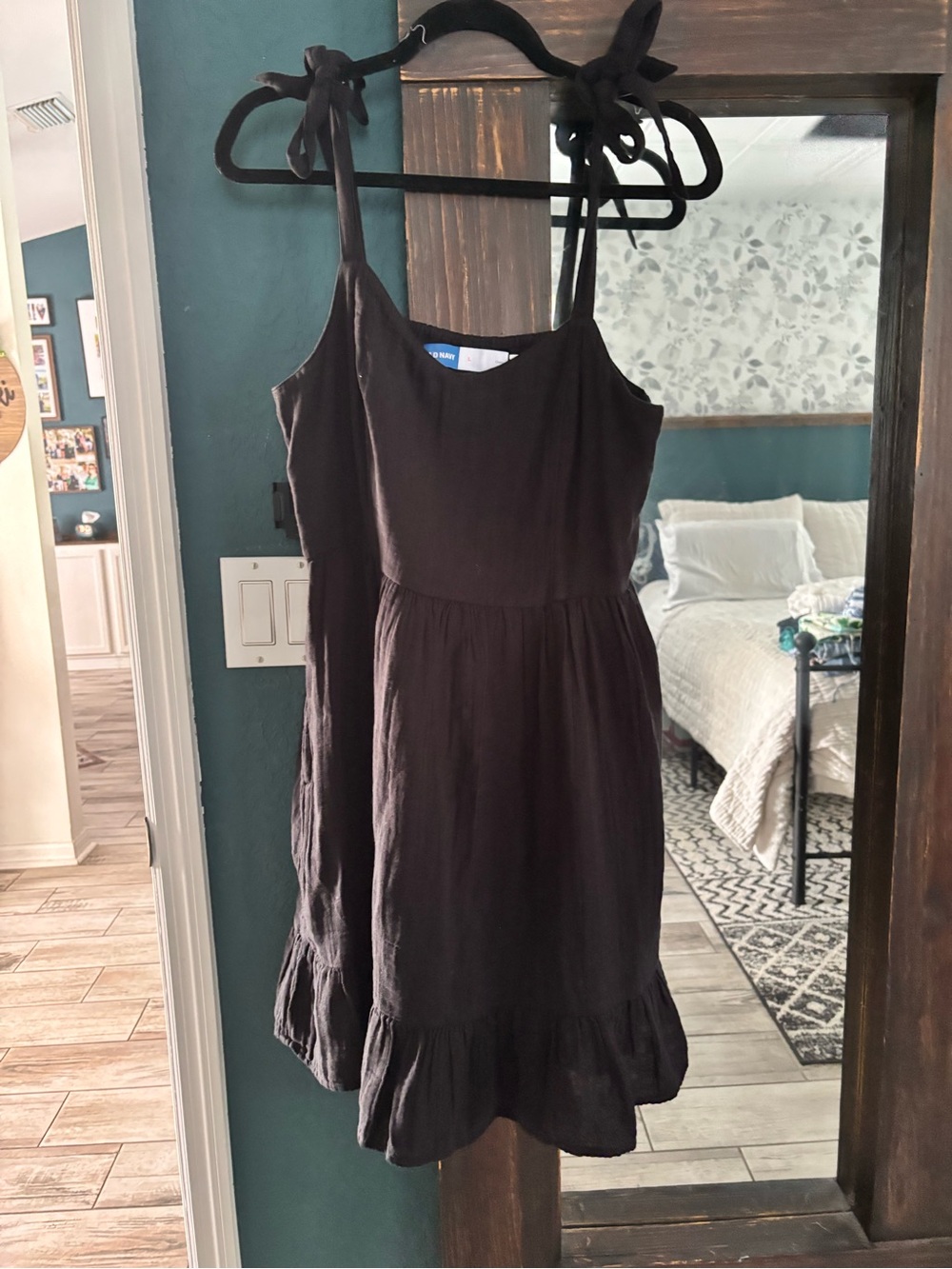 Old Navy Women’s Black Tie-Shoulder Sundress